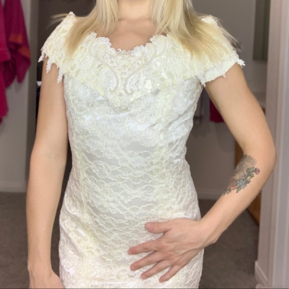 Wedding dress size 4-6 - Picture 1 of 4
